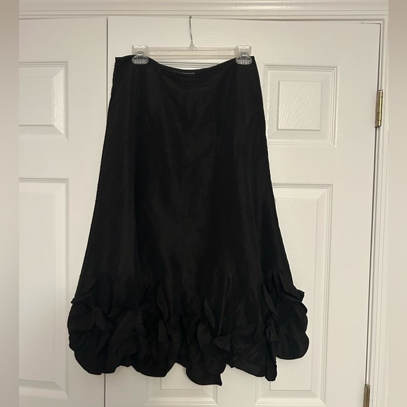 KM Collections Skirt - Picture 4 of 4